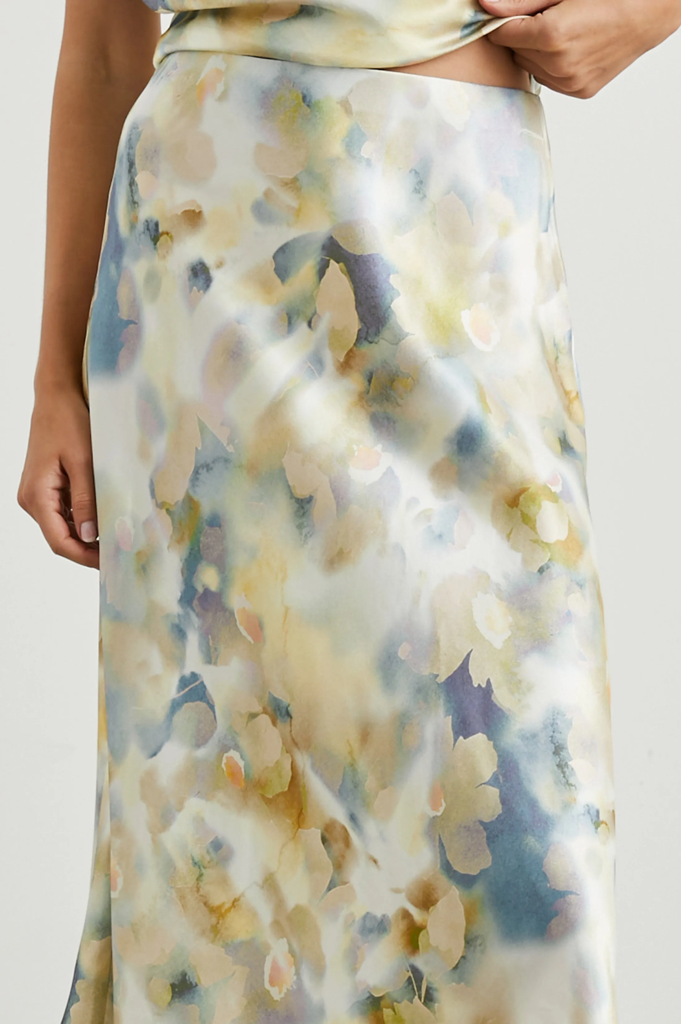 ANYA SKIRT - DIFFUSED BLOSSOM