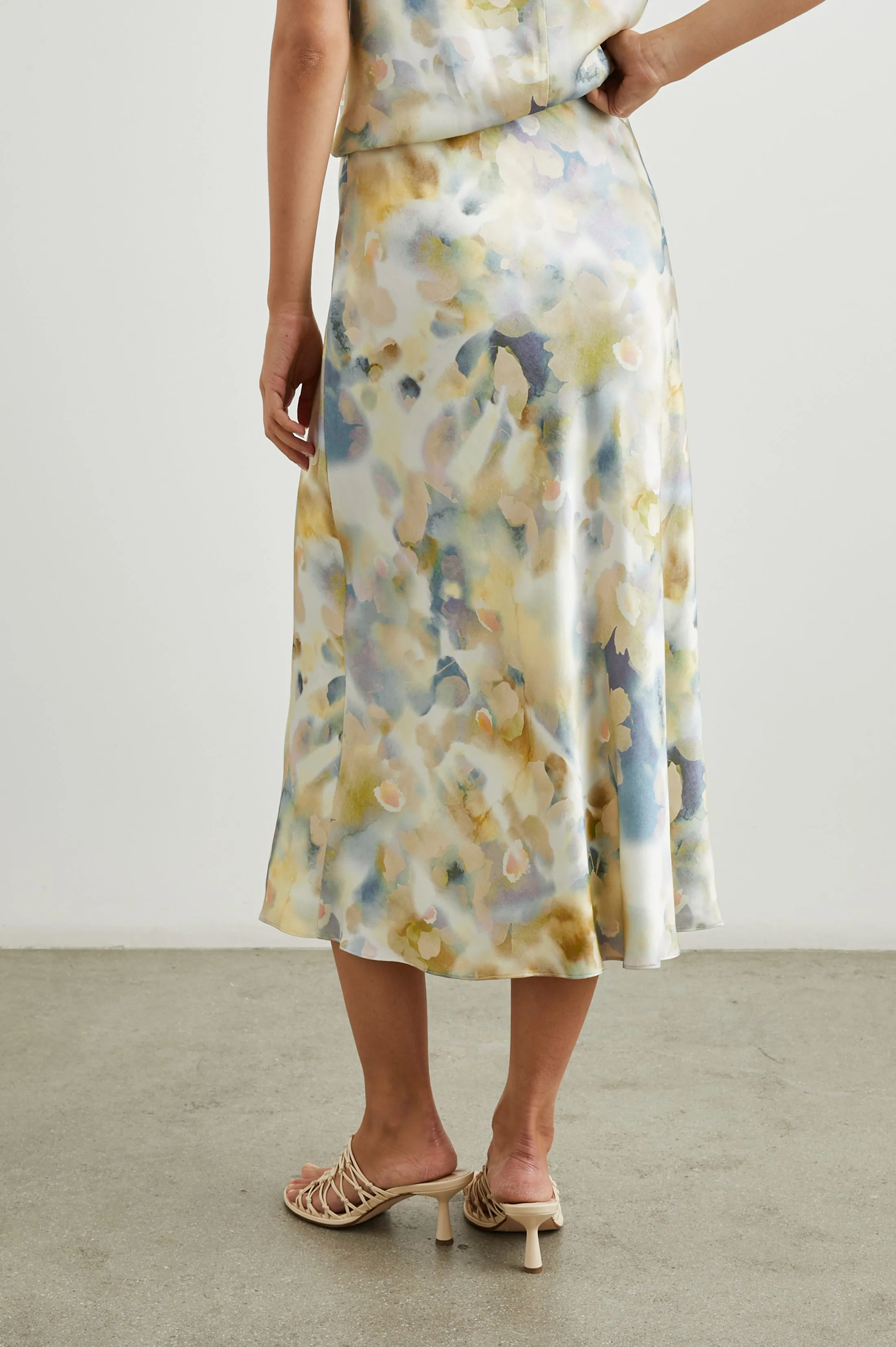 ANYA SKIRT - DIFFUSED BLOSSOM