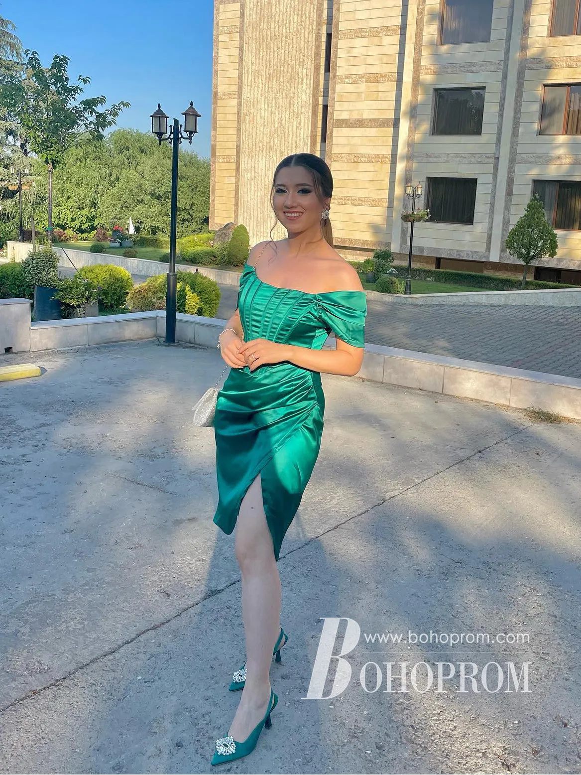 Charming Satin Off-the-shoulder Satin Short Homecoming Dresses With Split HD492